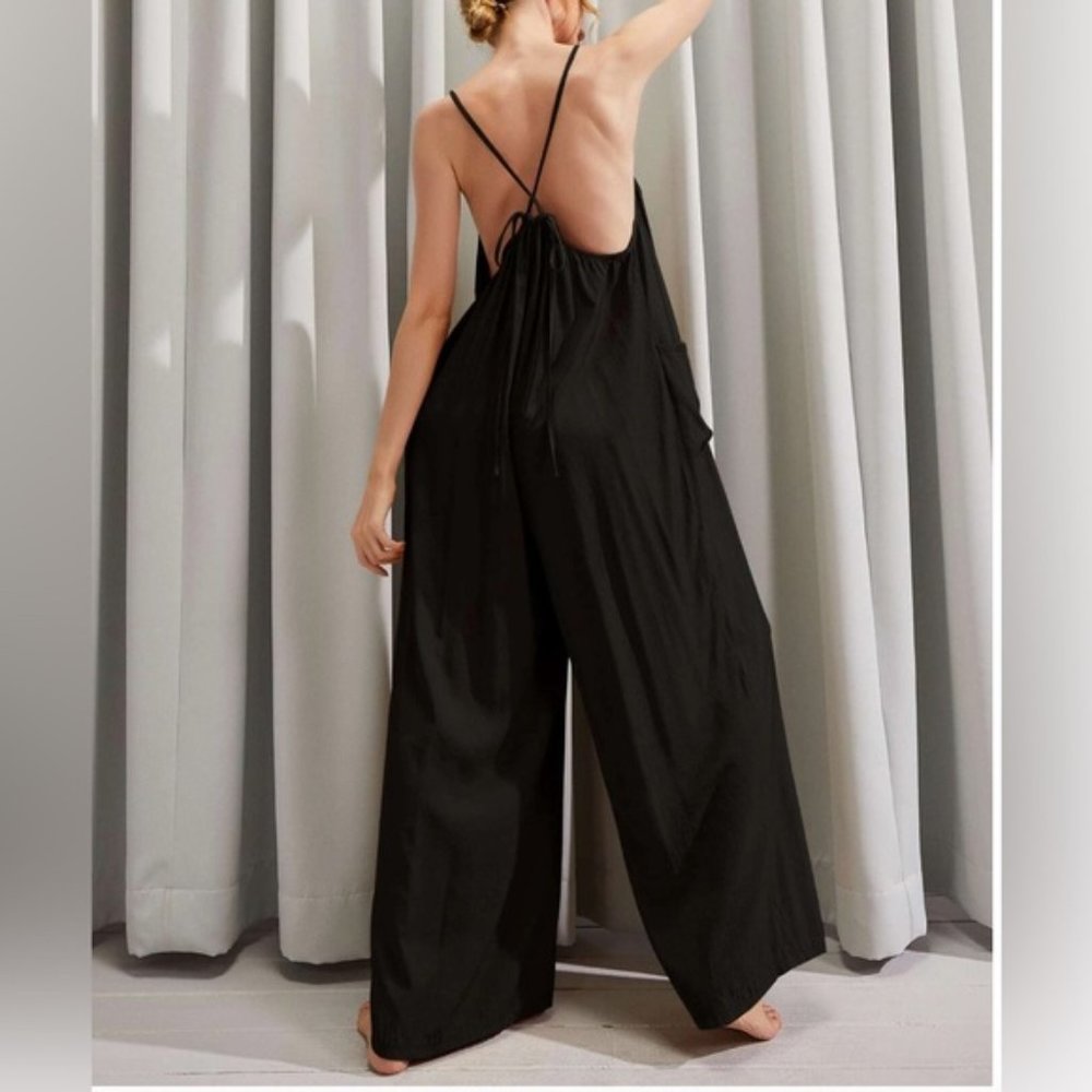 Pocket Side Tied Backless Wide Leg Cami Jumpsuit 40% OFF - Picture 2 of 10